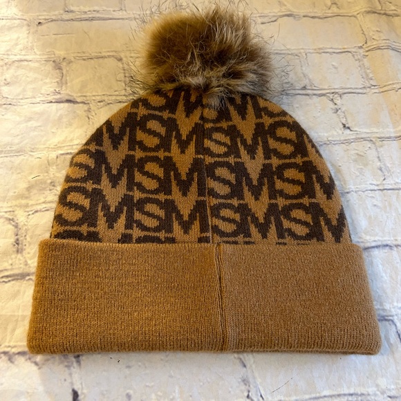 STEVE MADDEN LOGO FAUX FUR POM BEANIE HAT BROWN/CARMEL ONE SIZE - Picture 8 of 8